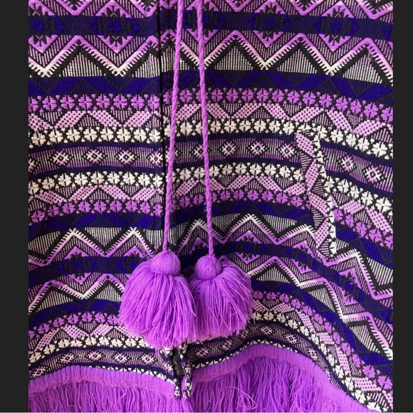 Circe 1970s Handmade Woven Purple Mexican Knit CAPE WRAP + one size fits all - Picture 5 of 6